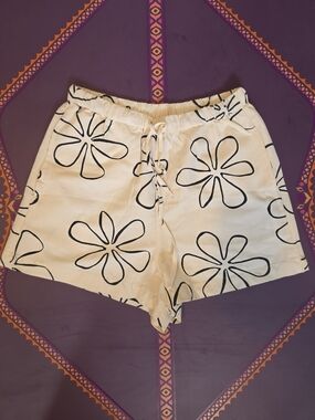 Billabong Cream High-Waist Shorts with Black Flower Print